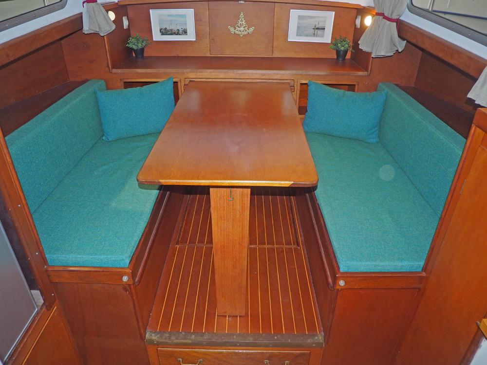 Cabin en avant, Hébergements